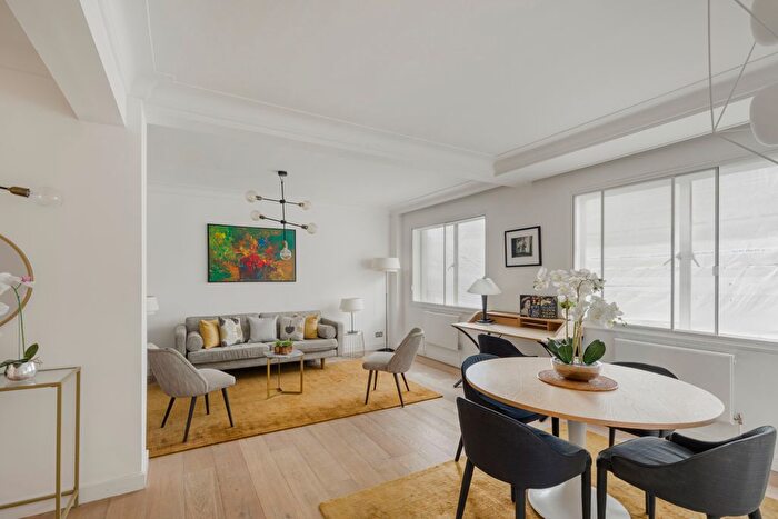 2 Bedroom Flat To Rent In Piccadilly, Mayfair, London, United Kingdom, Mayfair, W1J