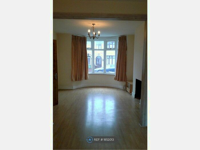 3 Bedroom Terraced House To Rent In Hulse Avenue, Barking, IG11