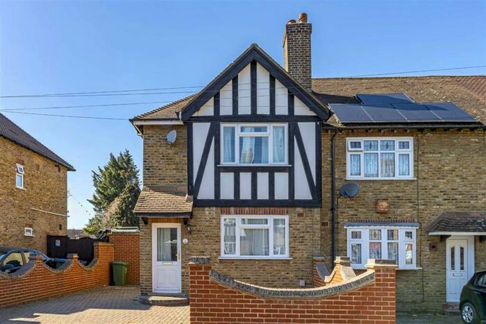 3 Bedroom House To Rent In Hengist Road, Lee, SE12