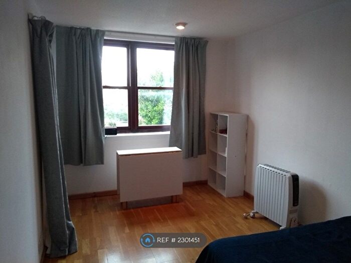 Studio To Rent In Spencer Mews, London, W6