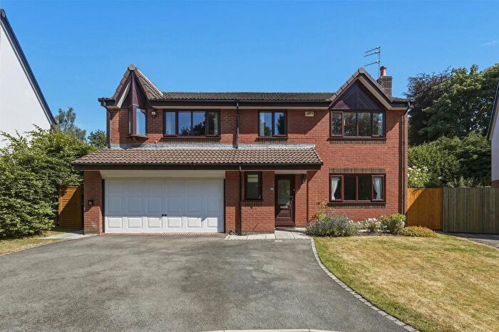 5 Bedroom Detached House For Sale In Bittern Grove, Macclesfield, SK10