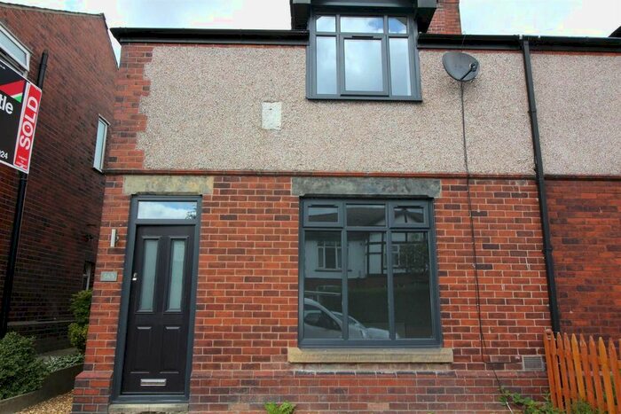 3 Bedroom Semi-Detached House To Rent In Bury &amp; Rochdale Old Road, Bury, BL9