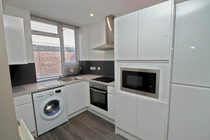 2 Bedroom Flat To Rent In Centre Court, Paragon Street, HU1