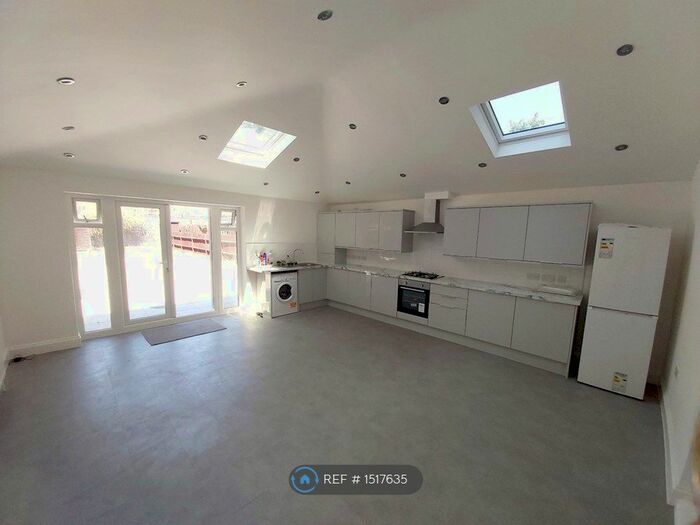 5 Bedroom Terraced House To Rent In Carlyle Road, London, E12