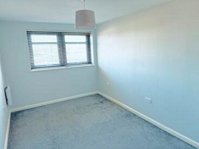 3 Bedroom Flat To Rent In Kennet Street, RG1