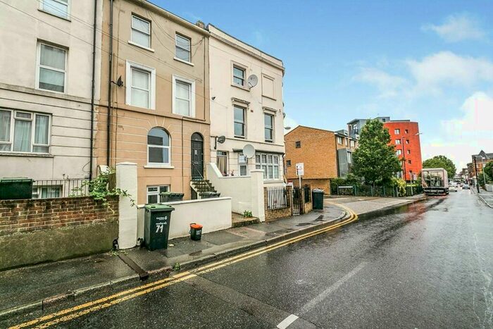 1 Bedroom Property To Rent In Parrock Street, Gravesend, Kent, DA12