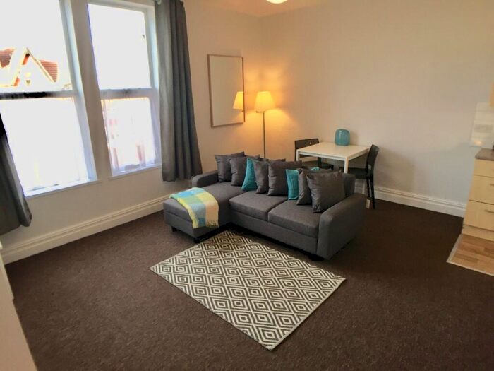 1 Bedroom Flat To Rent In Lucy Avenue, Halton, Leeds, LS15