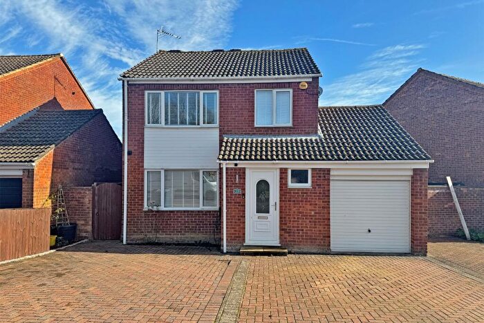 3 Bedroom Detached House For Sale In George Road, Stokenchurch, HP14