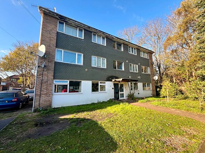 2 Bedroom Flat To Rent In Roman Close, Feltham, TW14