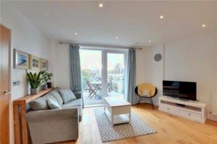 2 Bedroom Flat To Rent In Horseferry Place, London, SE10