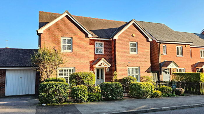 4 Bedroom Detached House For Sale In Pinewood Crescent, Hermitage, RG18
