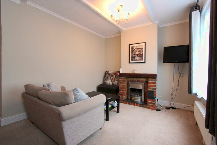 3 Bedroom Terraced House To Rent In Regent Road Gillingham, ME7