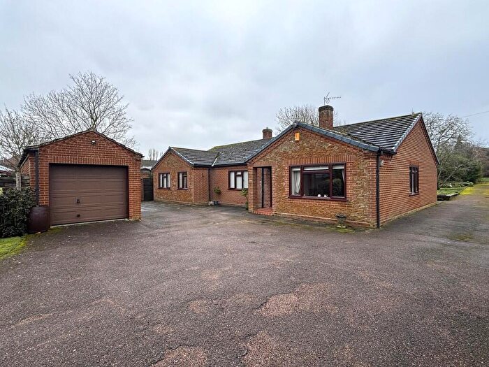 4 Bedroom Detached Bungalow For Sale In Howdale Road, Downham Market, PE38