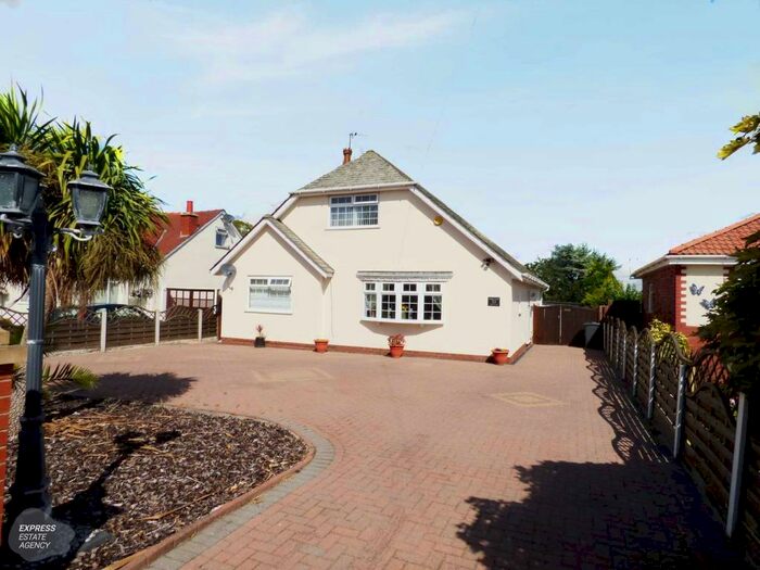 4 Bedroom Detached Bungalow For Sale In New Cut Lane, Southport, PR8