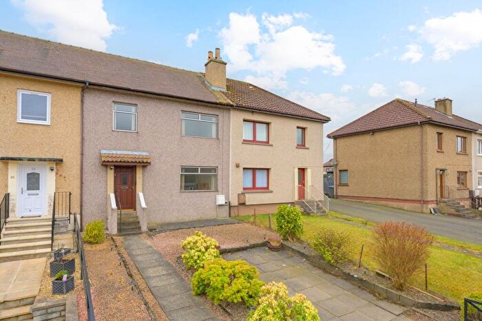 3 Bedroom Terraced House For Sale In Stobie Place, Oakley, KY12