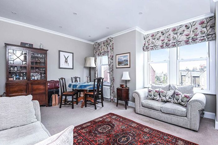 2 Bedroom Flat To Rent In Aldis Street, Tooting, SW17