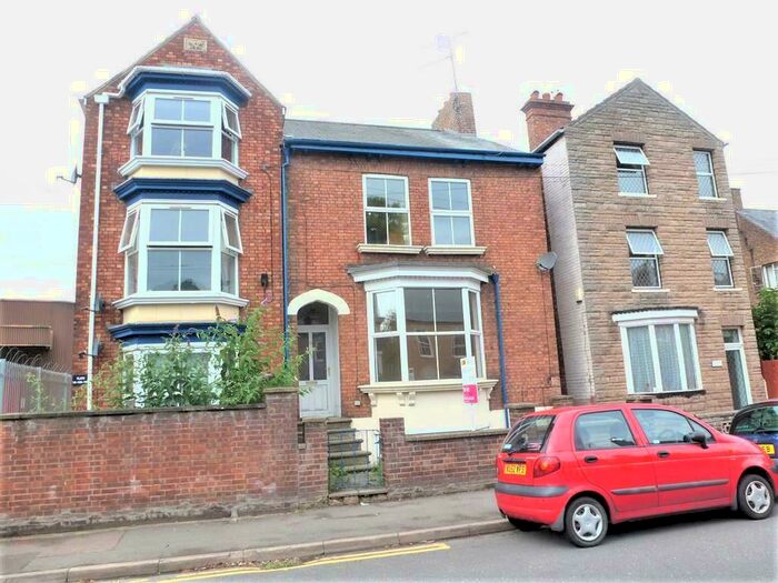 4 Bedroom Semi-Detached House To Rent In St Augustines Road, Wisbech, PE13