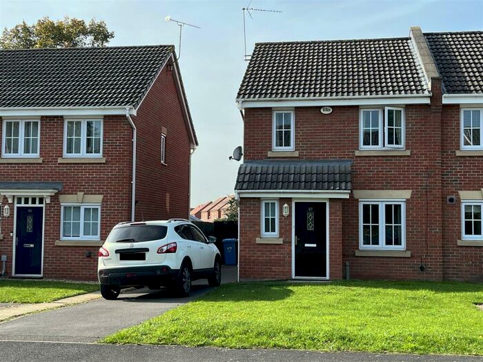 3 Bedroom Semi-Detached House To Rent In Whinney Moor Way, Retford, DN22