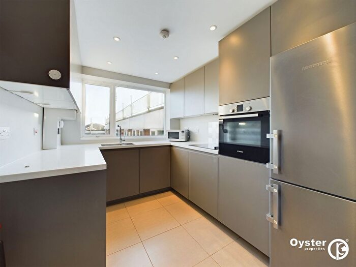 2 Bedroom Flat To Rent In Garden Court, Stanmore, HA7