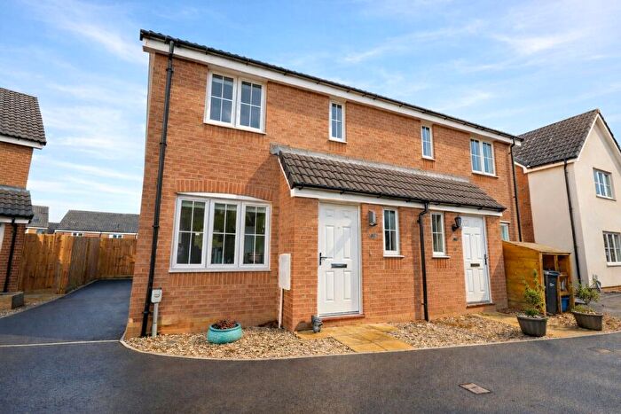 3 Bedroom Semi-Detached House For Sale In Blakewell Close, Barnstaple, Devon, EX31