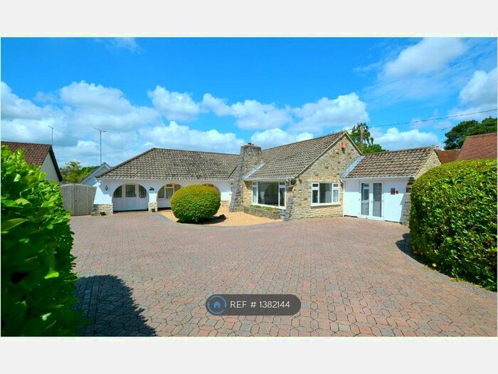 4 Bedroom Bungalow To Rent In Woolsbridge Road, Ashley Heath, Ringwood, BH24