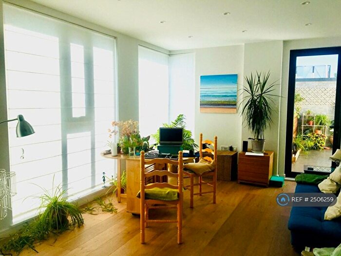 1 Bedroom Flat To Rent In Brookhill Road, London, SE18