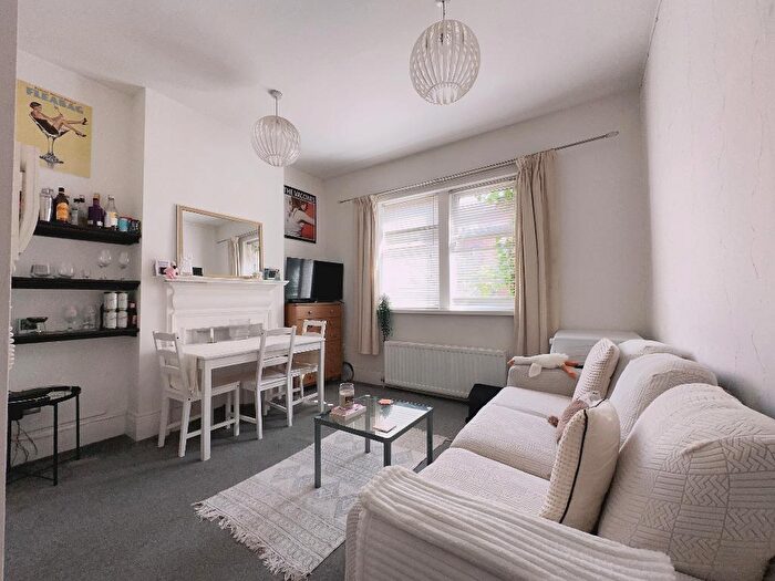 1 Bedroom Flat To Rent In Eskdale Terrace, Jesmond, Newcastle Upon Tyne, NE2