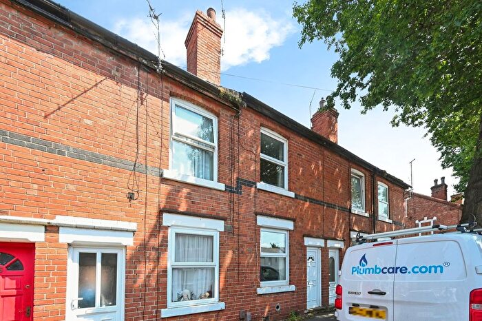 3 Bedroom Terraced House For Sale In Durnford Street, Nottingham, Nottinghamshire, NG7