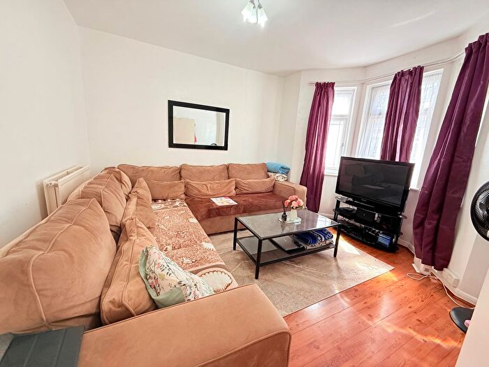 5 Bedroom Terraced House To Rent In Sherrington Av, East Ham, E12