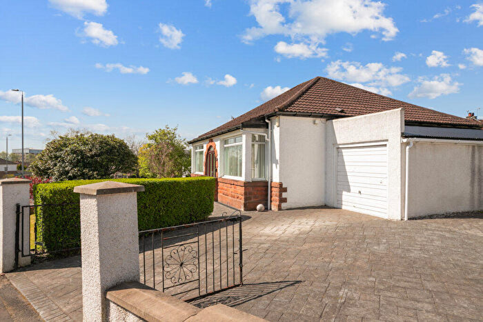 3 Bedroom Detached Bungalow For Sale In Sunnyside Drive, Blairdardie, G15