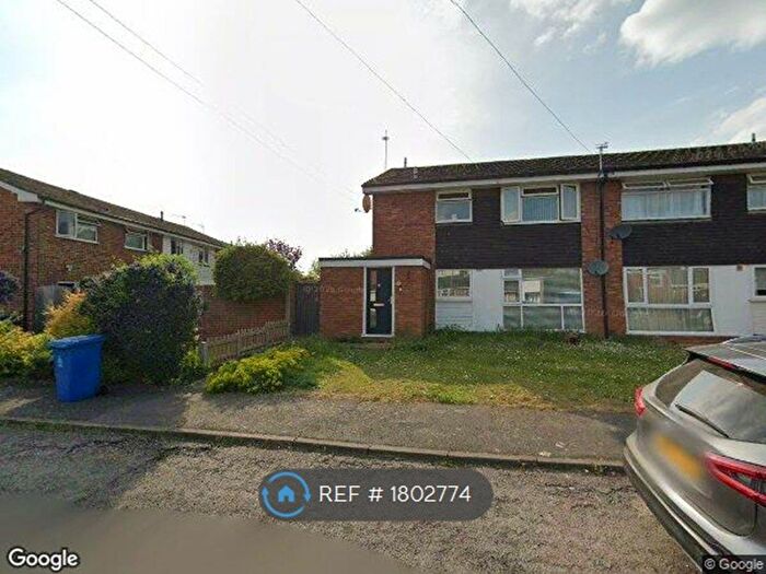 2 Bedroom Maisonette To Rent In Thatchers Drive, Maidenhead, SL6