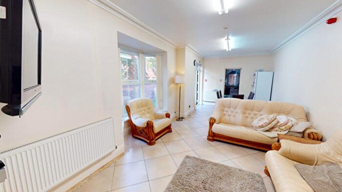 6 Bedroom House To Rent In Raglan Road, Edgbaston, Birmingham, B5