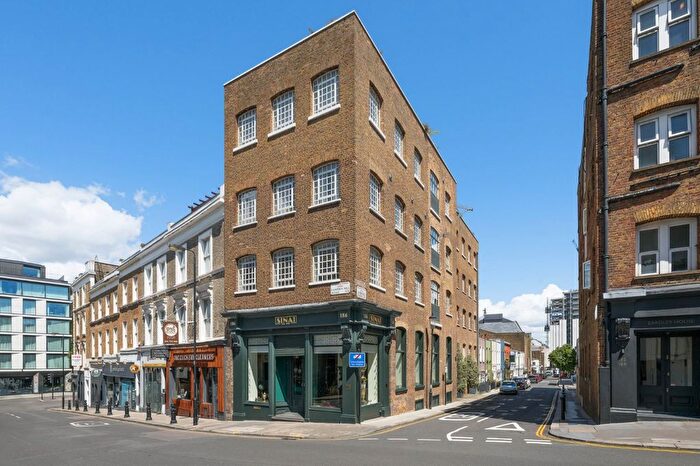 2 Bedroom Flat For Sale In The Gatehouse, Uxbridge Street, London, W8