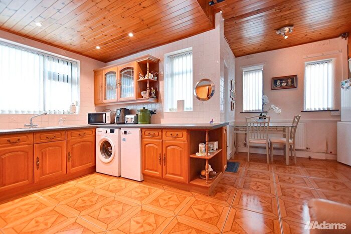 3 Bedroom Semi-Detached House For Sale In Birch Grove, Latchford, WA4