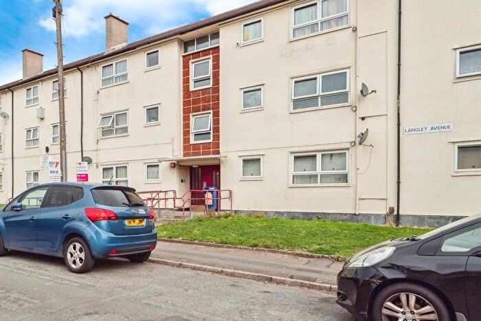 2 Bedroom Flat For Sale In Langley Avenue, Leicester, LE4