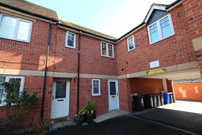 2 Bedroom Flat For Sale In Caroline Court, Burton-On-Trent, DE14