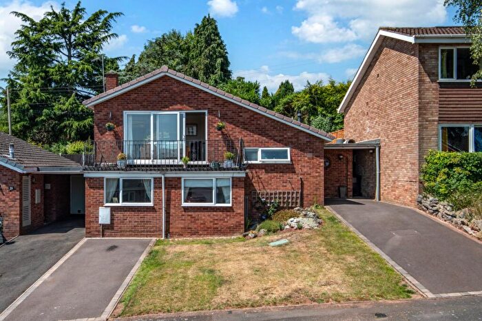4 Bedroom Detached House For Sale In Westfields, Catshill, Bromsgrove, Worcestershire, B61