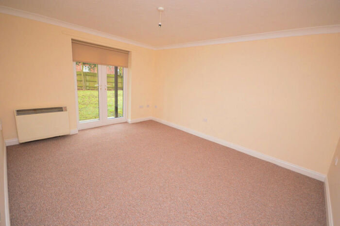 2 Bedroom Flat To Rent In Brooklands Road, Sale, M33