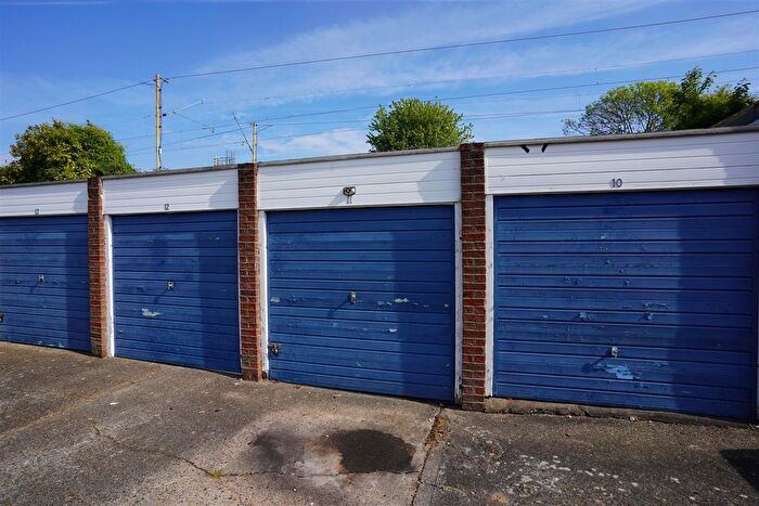 Garage / Parking To Rent In Thorpe Hall Avenue, Southend-On-Sea, SS1
