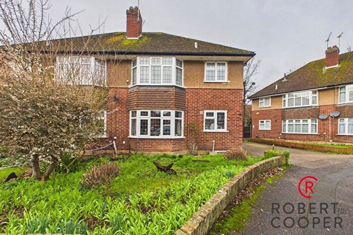 1 Bedroom Maisonette For Sale In Kent Gardens, Eastcote, HA4