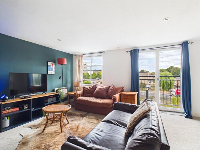 2 Bedroom Apartment For Sale In Squires Court, Bristol, BS3