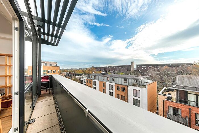 1 Bedroom Flat To Rent In Carney Place, London, SW9