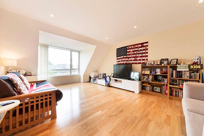 1 Bedroom Flat To Rent In Liberty Street, London, SW9