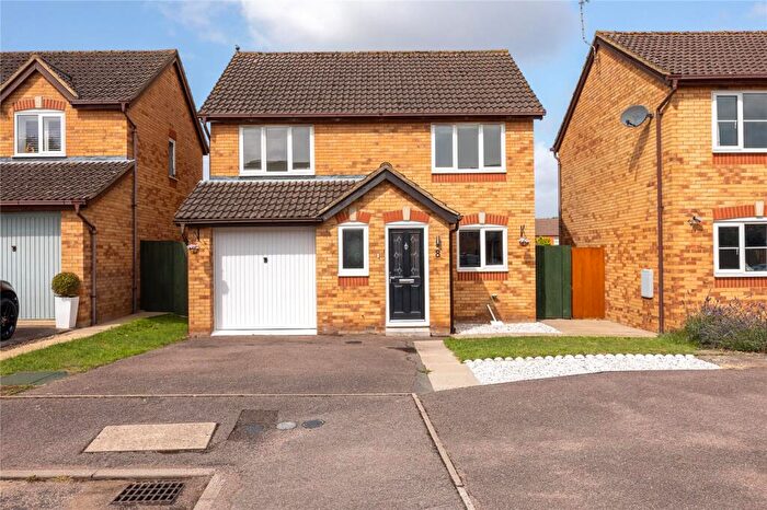 4 Bedroom Detached House For Sale In Nicholls Close, Barton-le-Clay, Bedfordshire, MK45