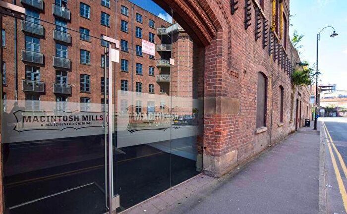 2 Bedroom Apartment To Rent In Cambridge Street, Manchester, Greater Manchester, M1