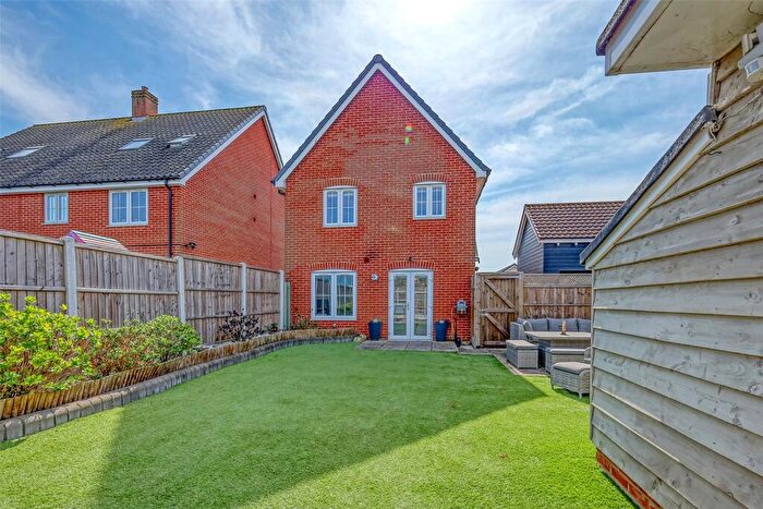 3 Bedroom Detached House For Sale In Sandy Crescent, Great Wakering, Essex, SS3