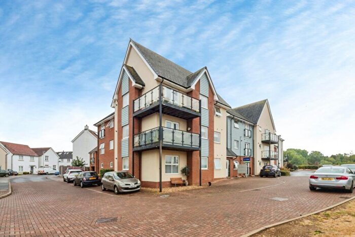 2 Bedroom Flat For Sale In Skye Crescent, Newton Leys, Bletchley, Milton Keynes, MK3