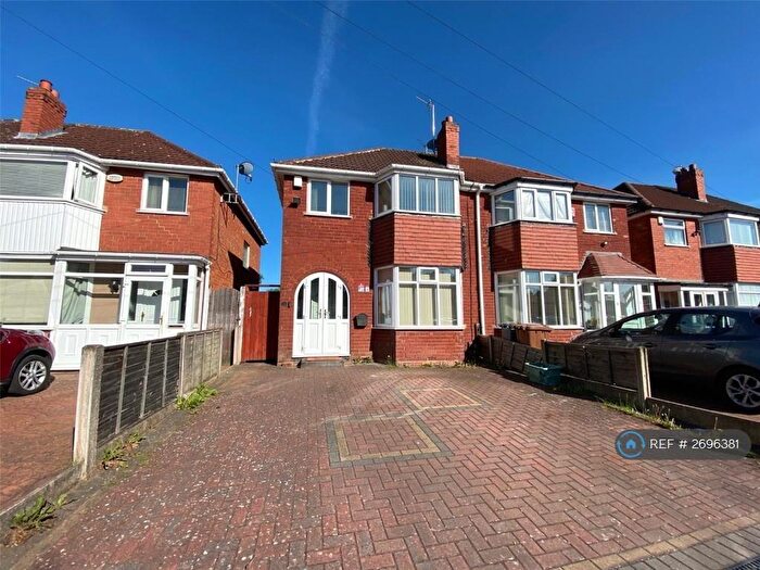 3 Bedroom Semi-Detached House To Rent In Clinton Road, Solihull, B90