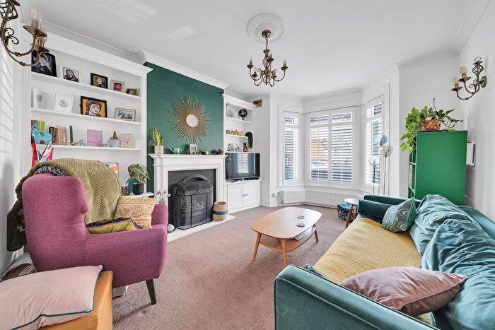 2 Bedroom End Terrace House For Sale In Park End, Bromley, BR1