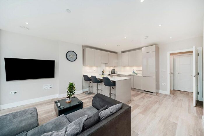 1 Bedroom Flat For Sale In Station Road, London, N11